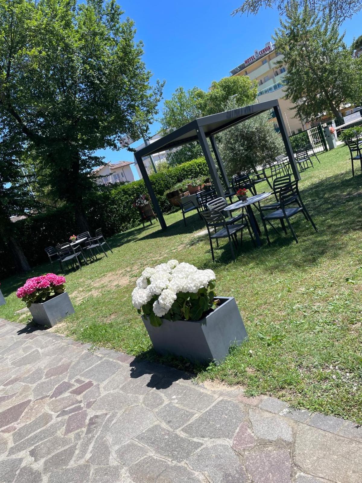 Hotel Amedea Червия Екстериор снимка