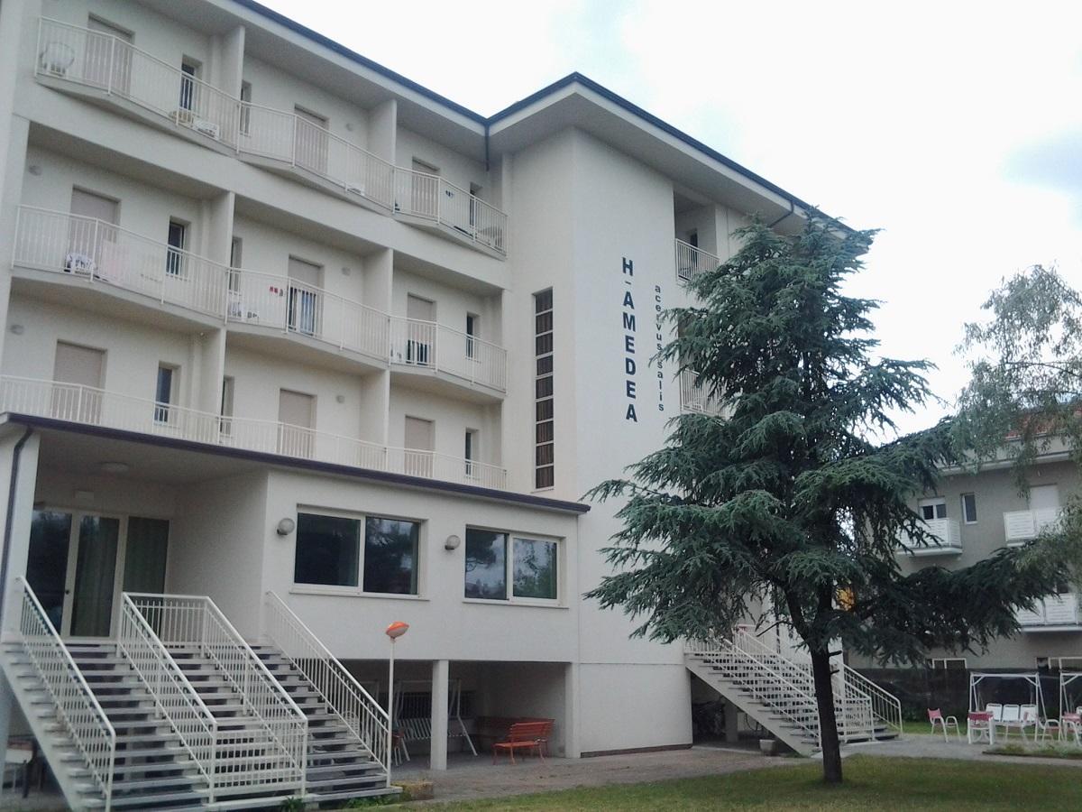 Hotel Amedea Червия Екстериор снимка