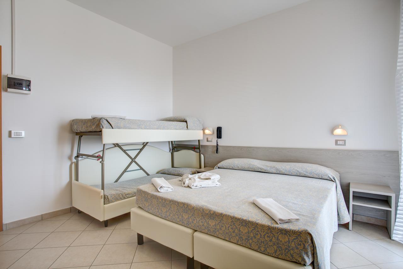 Hotel Amedea Червия Екстериор снимка