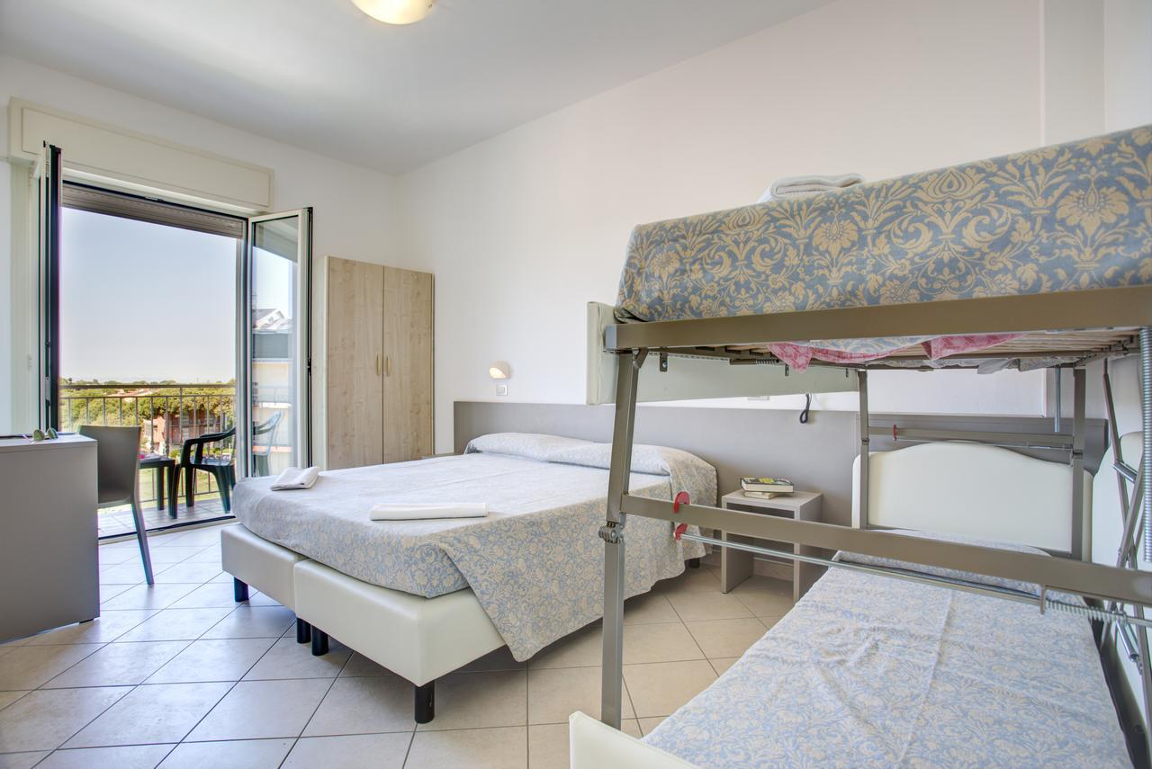 Hotel Amedea Червия Екстериор снимка