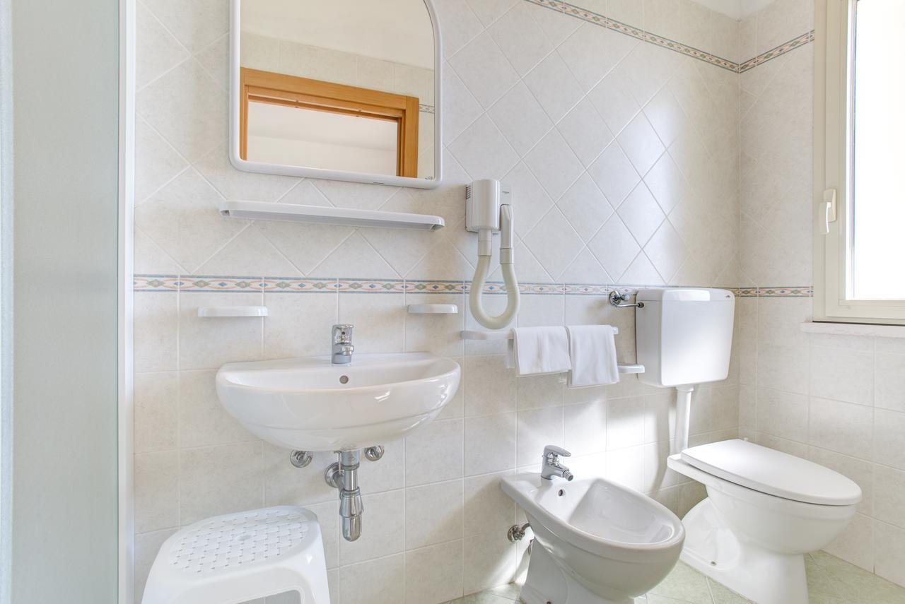 Hotel Amedea Червия Екстериор снимка