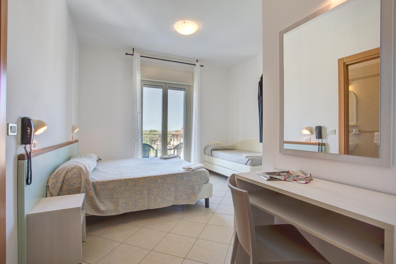 Hotel Amedea Червия Екстериор снимка
